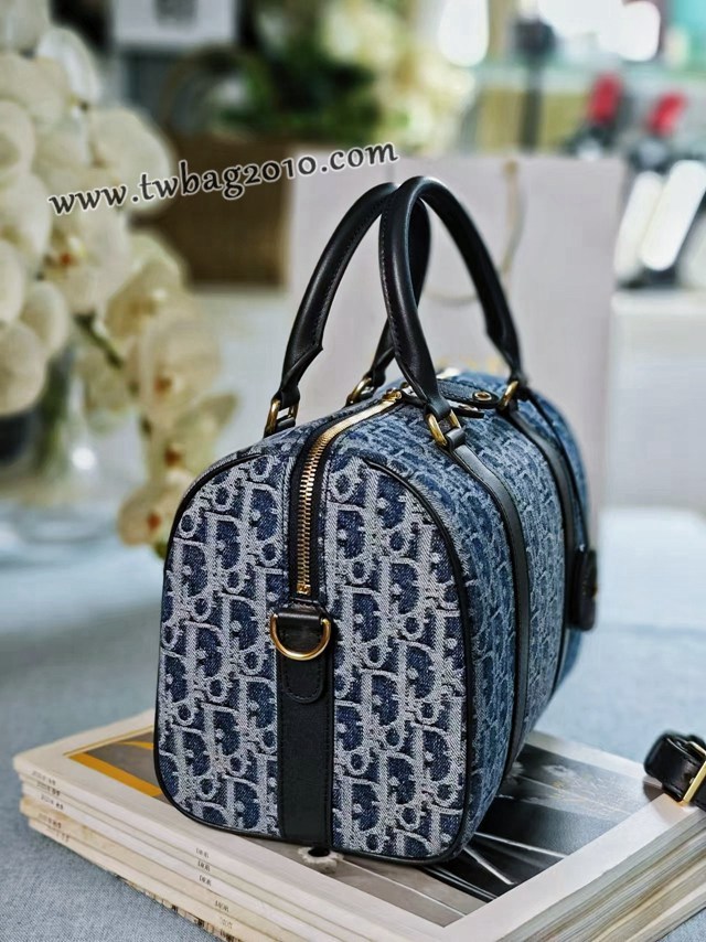 Dior专柜新款Groove 16迷你手袋迪奥高仿原单中号牛仔保龄球枕头包 djfk1733